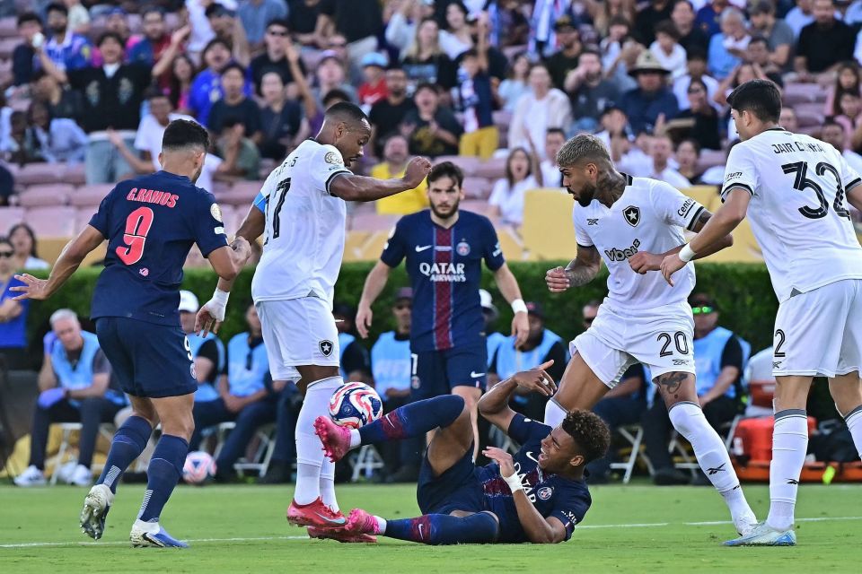 湖人进攻端配合流畅，失误率下降