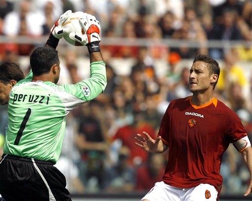 半场战报：博洛尼亚0-0布兰，里科吉安尼斯染红