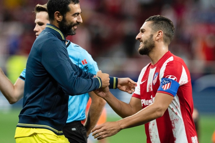 足球比赛中如何保持体能？