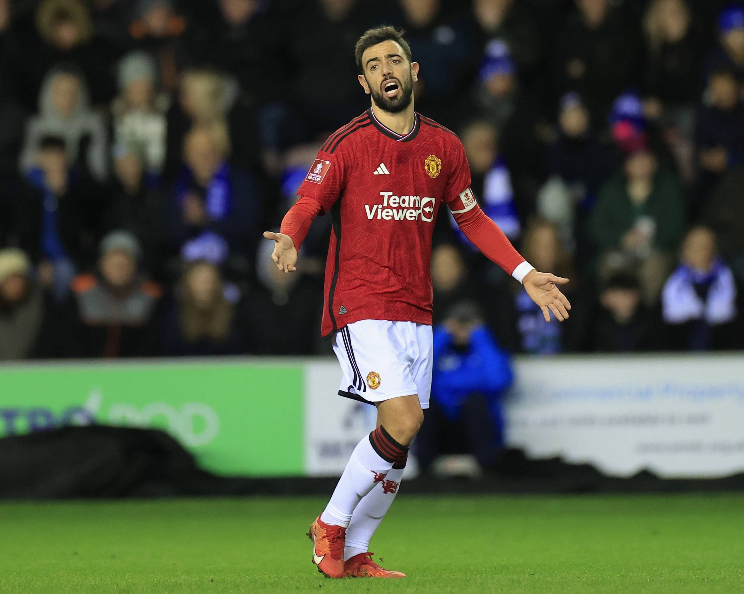 意媒：此前因流感缺阵的博尼尚未恢复训练，不确定能否踢意杯