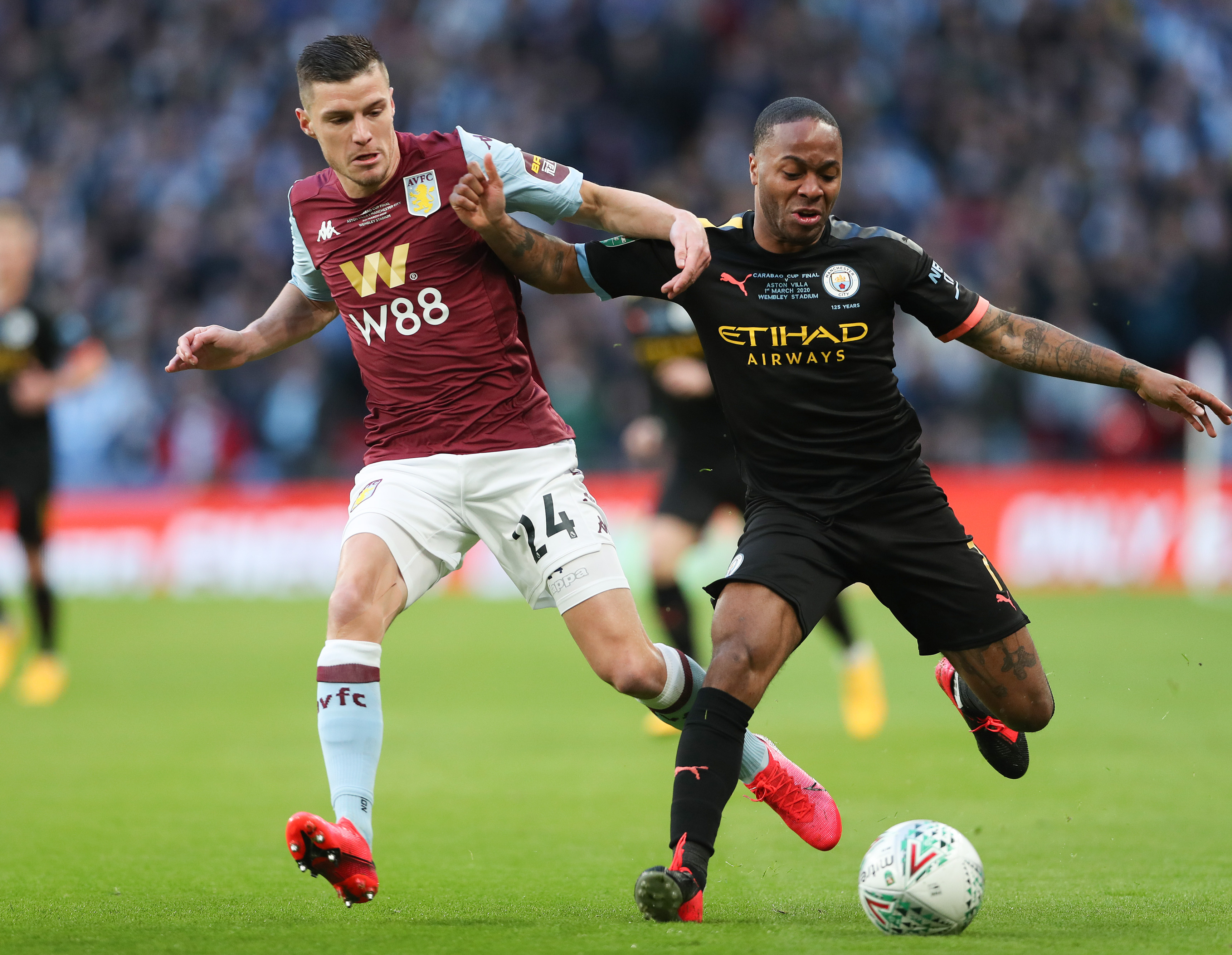 NBA：勇士主场险胜小牛