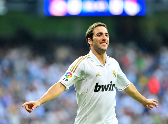 邮报：曼联等队关注赫塔小将艾希霍恩，他被拿来与克罗斯比较